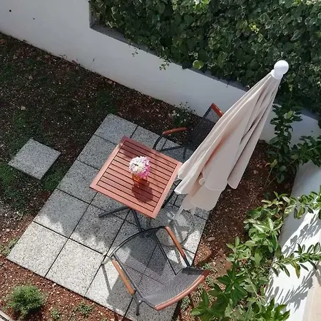 With Garden Split