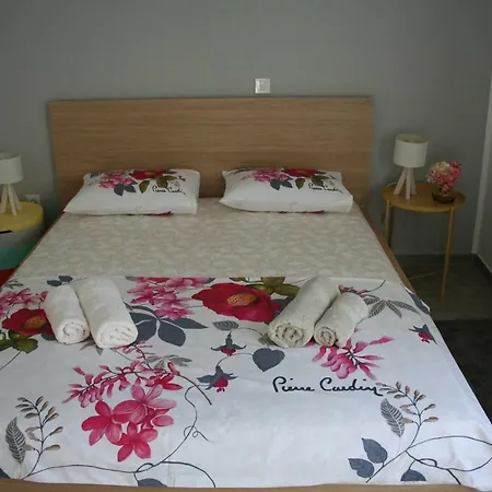 With Garden ספליט