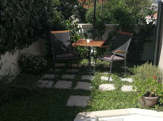 With Garden Split